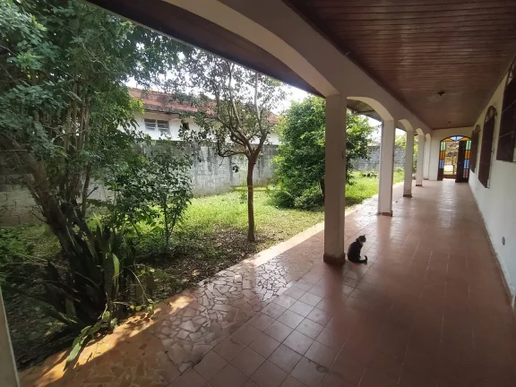 Imagem Casa térrea em 2 lotes bem localizada, à venda em Peruíbe