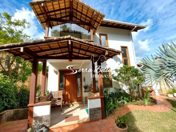 Imagem Casa com 3 dormitórios à venda, 344 m² por R$ 990.000,00 - Albuquerque - Teresópolis/RJ
