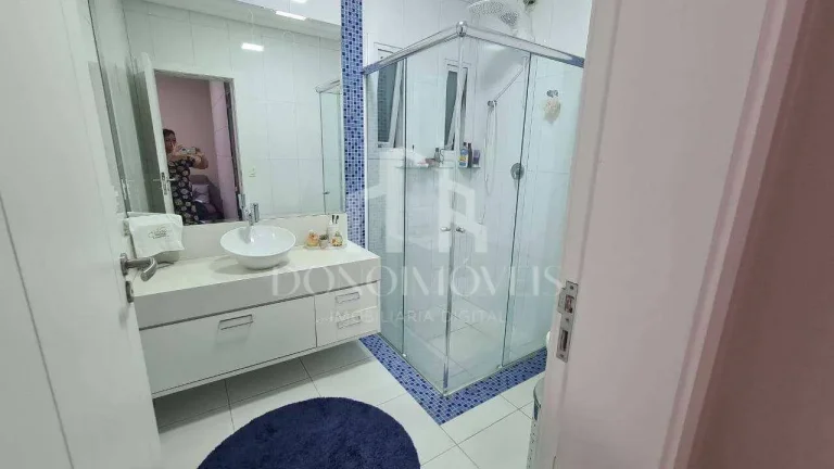 Imagem Sobrado de alto padrão em condomínio fechado - 585m² | 6 suítes