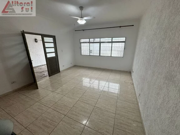 Imagem Imperdível: Casa à venda em Praia Grande-SP, bairro Real, 3 quartos, 1 suíte, 1 sala, 3 banheiros, 3 vagas, 173,25 m².