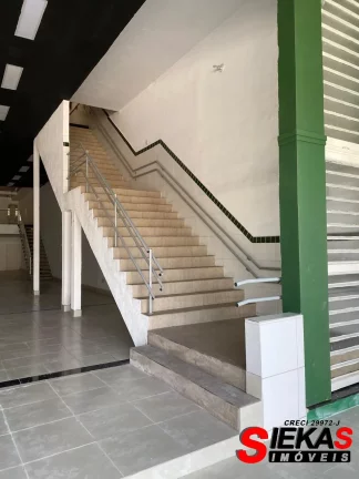 Imagem Galpão Comercial para Locação na Vila Santa Teresa - 6 Salas, 3 Banheiros, 2 Vagas de Garagem, 840 m² - São Paulo-SP