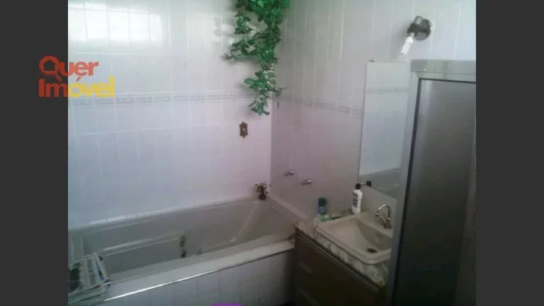 Imagem Imperdível oportunidade de compra: Casa à venda em Ribeirão Preto-SP, Jardim Irajá! 3 quartos, 1 suíte, 2 salas, 5 banheiros, 4 vagas de garagem, 151,59 m². Comercial ou residencial. Quer Imóvel Negócios Imobiliários.