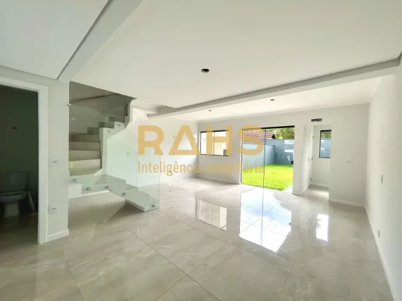 Imagem Ótimo sobrado geminado localizado no bairro Glória, próximo a Panificadora Blupão. Conta com 117...