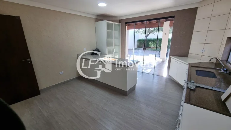 Imagem Excelente Sobrado em Localização Privilegiada ? Próximo à Av. Fábio Zahran
