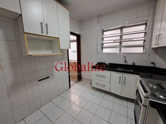 Imagem Apartamento à venda com 109m², 3 quartos, 2 banheiros, elevador, 1 quadra da praia por R$590.000,00 no Boqueirão em Santos