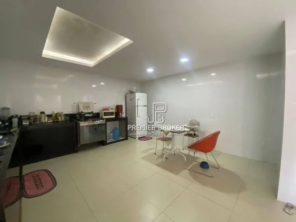 Imagem Casa à venda, 264 m² por R$ 740.000,00 - Albuquerque - Teresópolis/RJ