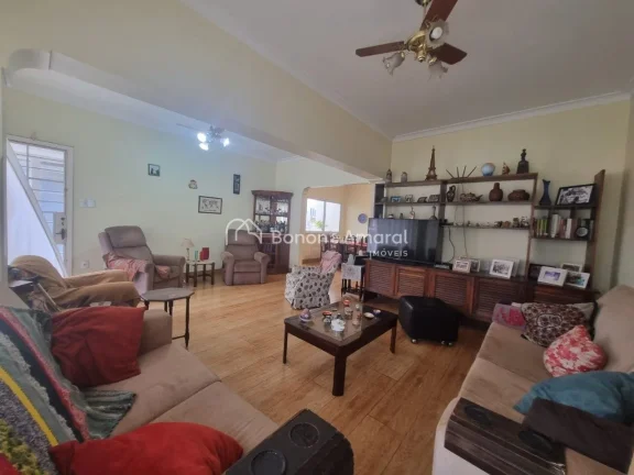 Imagem Casa térrea à venda no Jardim Guanabara, muito bem localizada!

Sala ampla e arejada para 3 ambien...