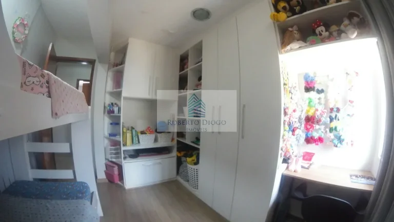 Imagem Casa em Condomínio de Luxo na Taquara, Rio de Janeiro - 3 Quartos, 1 Suíte, 1 Sala, 93m² de Área - Imperdível!