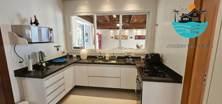 Imagem Casa em condomínio pé na areia - Temporada, com 5 suítes, 1 térrea, serviço de praia, acomodação para 14 pessoas, 4 vagas | Juquehy Imobiliária