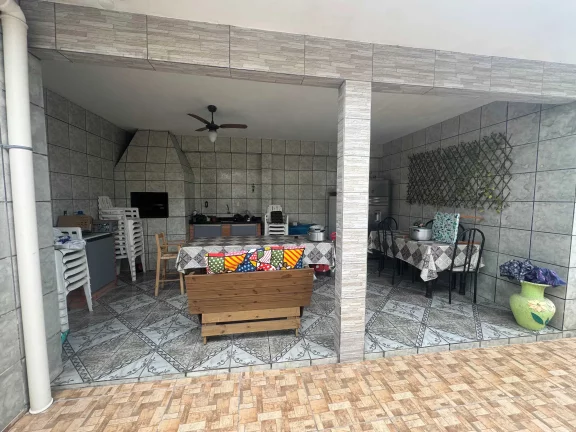 Imagem Casa ampla com piscina, 5 dormitórios sendo 2 suítes no bairro São Vicente em Itajaí/SC