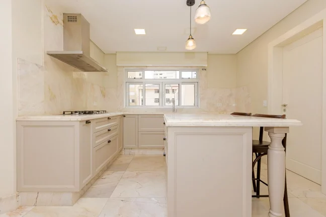 Imagem Apartamento 5 suítes no Água Verde