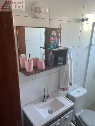 Imagem sobrado de condominio com quintal