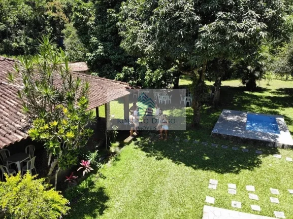 Imagem Imperdível sítio à venda em Maricá-RJ, bairro Itapeba, 5 quartos, 1 suíte, 1 sala, 4 banheiros, 6 vagas de garagem, 24.237,50 m² de área.