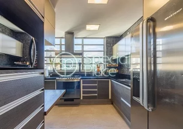 Imagem Excelente apartamento com 175m² no Jardim América. Amplo living para dois ambientes e varanda espa...