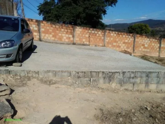 Imagem *CASA EM LOTE 360 M²
*CONSTITUÍDA POR 1 QUARTO, SALA, COZINHA, BANHEIRO, ÁREA DE SERVIÇO, VARAND...
