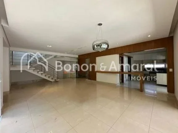 Imagem Imóvel amplo à venda com 4 quartos, sendo 4 suítes e 5 banheiros e 1 lavabo. Este imóvel está b...