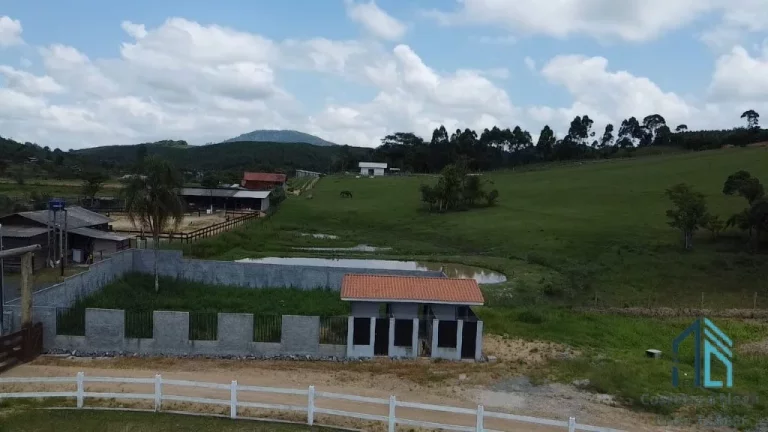 Imagem Sítio/Chácara (Estuda permuta) a venda com casa em Balneário Piçarras SC