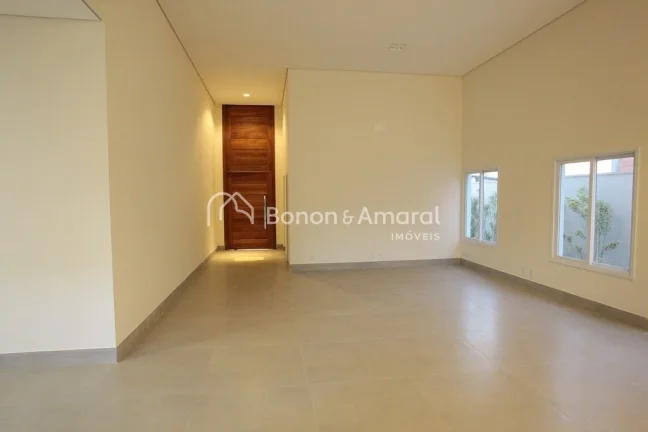 Imagem Casa a venda térrea, com 350,00 m² de área construída em terreno de 702,00 m² na parte central ...