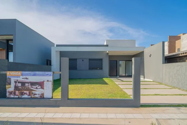Casa a Venda no bairro Praia Caravelle - Passo de Torres, SC