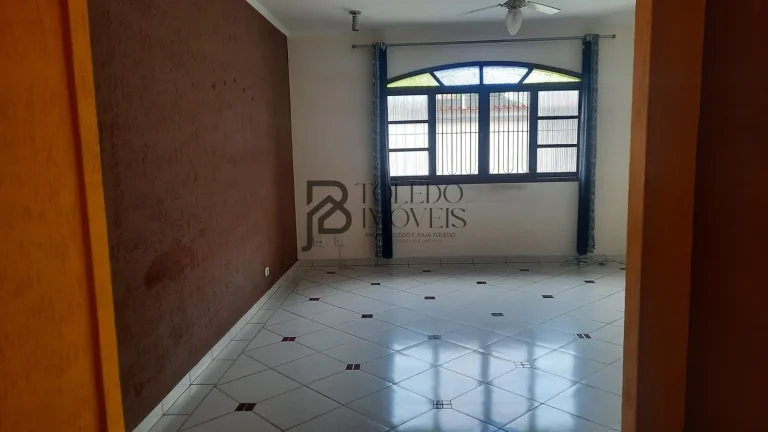 Imagem Casa com 2 Dormitórios sendo 1 suíte no bairro Canto do Forte - Praia Grande