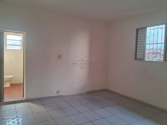 Imagem Casa com 70 M², 1 dormitório, 1 banheiro, sala, cozinha, área de serviços e quintal. Boa casa co...