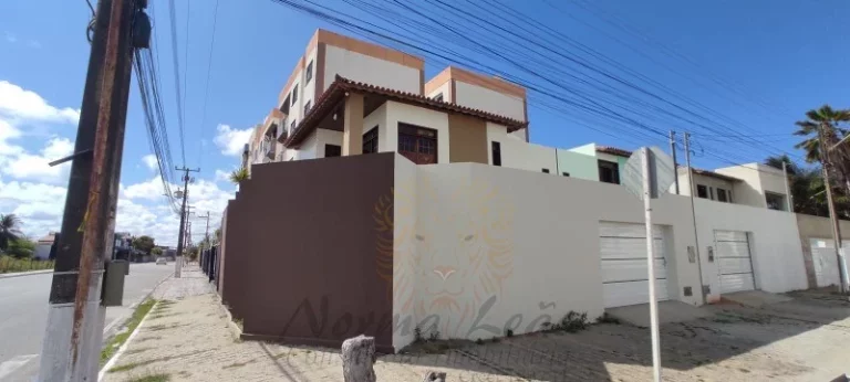 Casa Duplex em via Pública à venda na Coroa do Meio, próximo à Orla em Aracaju, Sergipe/SE.