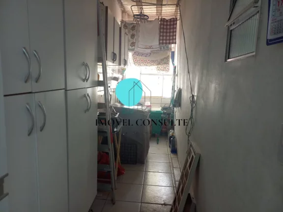Imagem Oportunidade para Morar ou Investir! Sobrado Amplo com Renda de Locação.