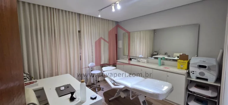 Imagem Oportunidade Única: Casa Comercial à Venda no Centro de Franco da Rocha-SP, 3 Quartos, 1 Suíte, 4 Salas e 2 Vagas de Garagem!
