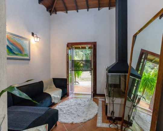 Imagem FRENTE PARA REPRESA DE GUARAPIRANGA PÉ NA ÁGUA ALTO PADRÃO SOBRADO 410,00 M CONSTRUÍDOS 3 SUÍTES 3 SALAS COZINHA AMPLA EDÍCULA 8 VAGAS ÓTIMO LOCAL
