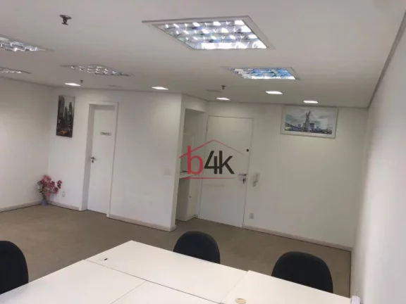 Imagem Sala comercial à venda no Brooklin. Rua André Ampére, 153.