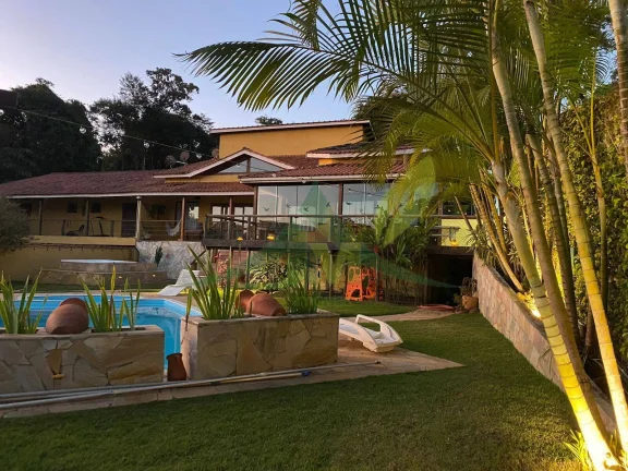 Imagem Casa de Alto Padrão à Venda em Condomínio Fechado em Piracaia, SP