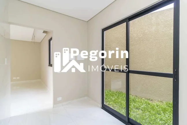 Imagem Sobrado à venda em Curitiba, Uberaba, com 3 quartos, 104m²