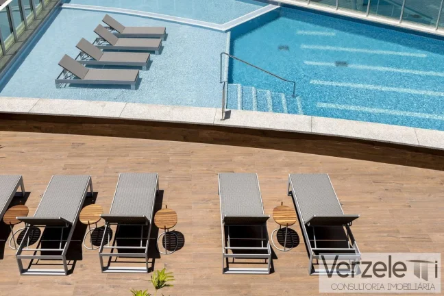 Imagem Apartamento 4 ou + dormitórios para Venda em Balneário Camboriú / SC no bairro Centro