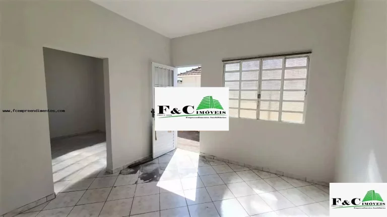 Imagem Casa para Locação em Limeira, Vila Esteves, 2 dormitórios, 1 banheiro, 3 vagas
