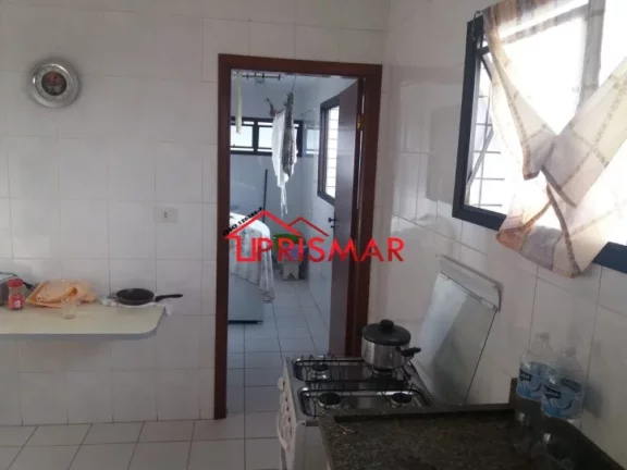 Imagem Frente 2 Dormitórios, 1 suíte, depend empregada Vaga demarc