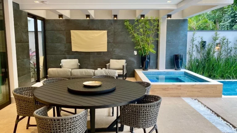Imagem Casa de luxo à venda na Riviera de Bertioga-SP: 7 quartos, 7 suítes, 8 banheiros, 4 vagas de garagem!