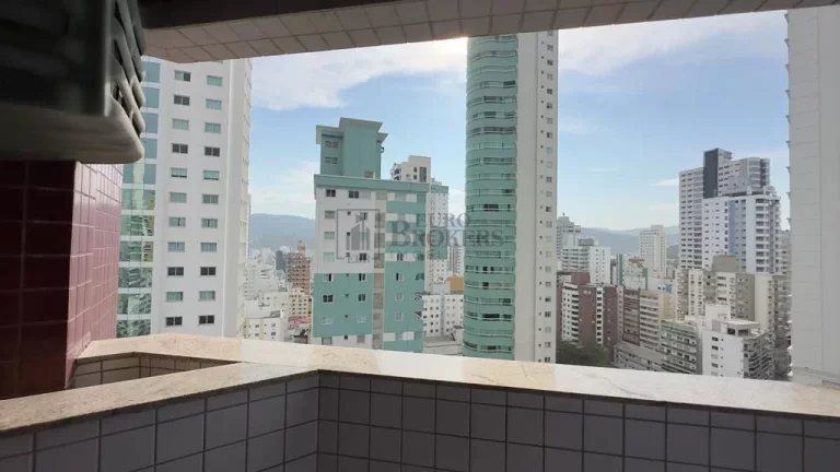 Imagem Apartamento Quadra Mar com 2 dormitórios à venda no Centro de Balneário Camboriú