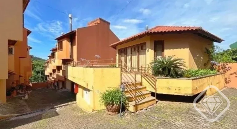 Imagem Casa em condomínio no bairro Ipanema, zona sul de Porto Alegre.

Charmosa casa semi mobiliada, com ...