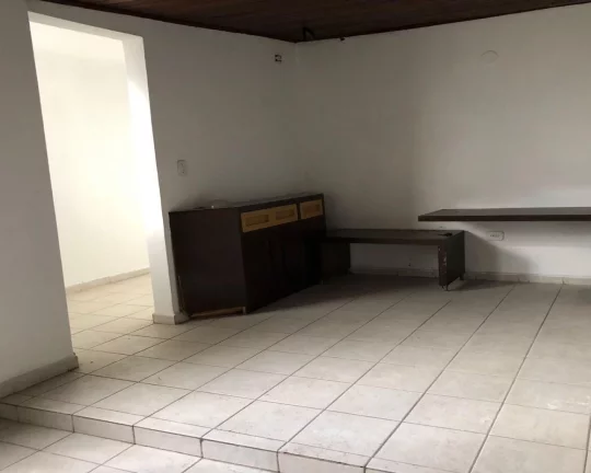 Imagem 1 1 9 9 9 3 7 1 8 4 8, EXCELENTE SOBRADO, 3 MINUTOS DO METRÔ!!!