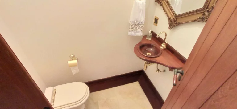 Imagem Casa à Venda com 346 m², 6 Dormitórios, 3 Suítes, Córrego Grande, Florianópolis/SC