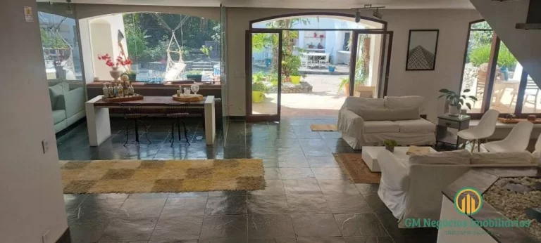 Imagem Casa com 5 suítes amplas, em Vila Fechada segurança 24h