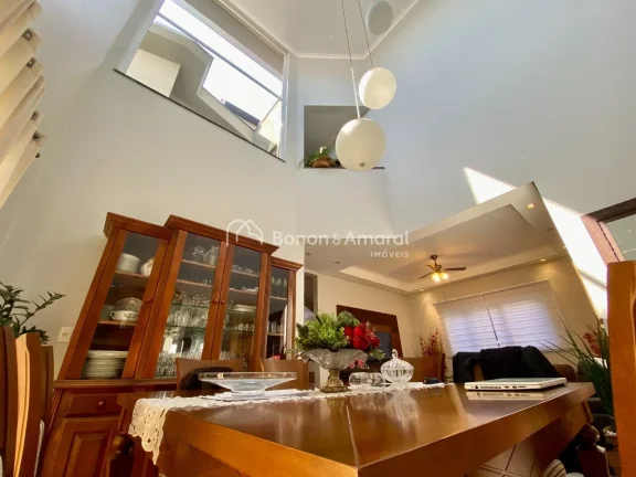 Imagem Linda casa à venda no Swiss Park em Campinas - SP.

Casa recém construída com sala com pé direit...