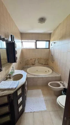Imagem Casa alto padrão 1 suíte + 2 demi-suítes e 2 vagas de garagem - Saguaçu | Joinville/SC