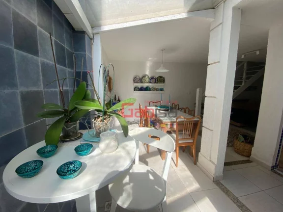 Imagem Casa com 4 Suítes Mobiliada pronta para Airbnb, morar ou veraniar na beira mar à venda, 160 m² por R$ 680.000 - Praia Rasa - Armação dos Búzios/RJ