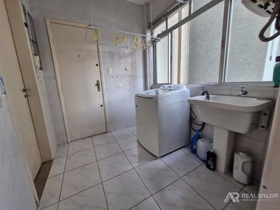 Imagem Apartamento para Locação com 03 Dormitórios e Semimobiliado no Bairro Batel em Curitiba