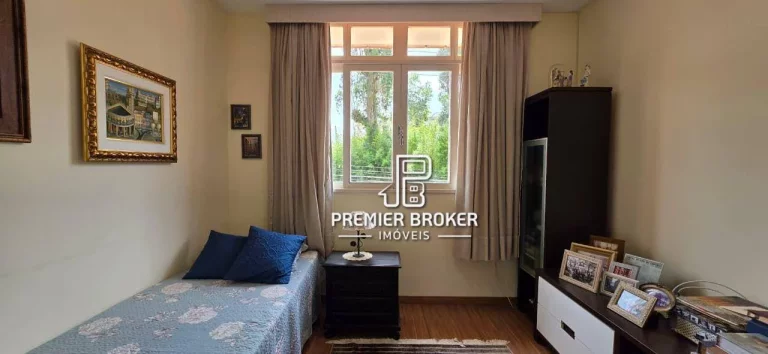 Imagem Casa com 3 dormitórios à venda, 120 m² por R$ 940.000,00 - Alto - Teresópolis/RJ