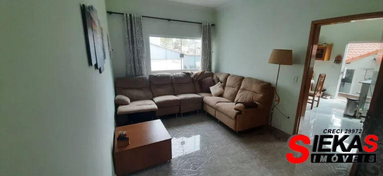 Imagem Imperdível! Casa à venda em São Paulo-SP, Itaquera, 4 quartos, 2 suítes, 2 salas, 3 banheiros, 3 vagas, 165m². Confira!