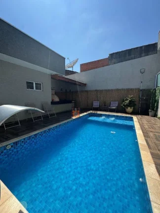 Imagem Casa com 5 dormitórios à venda, 300 m² por R$ 1.590.000 - Jardim dos Pinheiros - Atibaia/SP
