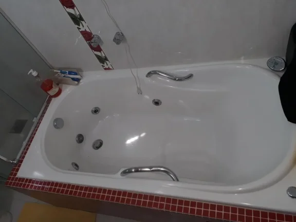 Imagem Casa Alto Padrão para Venda em Rio de Janeiro, Campo Grande, 5 dormitórios, 2 suítes, 6 banheiros, 3 vagas
