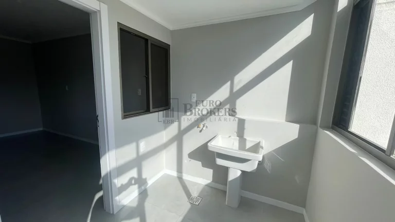 Imagem Apartamento Quadra Mar com 03 dormitórios à venda no Centro de Balneário Cambori